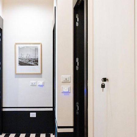 Don Vittorio A Chiaia Hotel Наполи Екстериор снимка