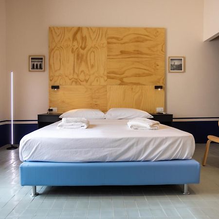Don Vittorio A Chiaia Hotel Наполи Екстериор снимка