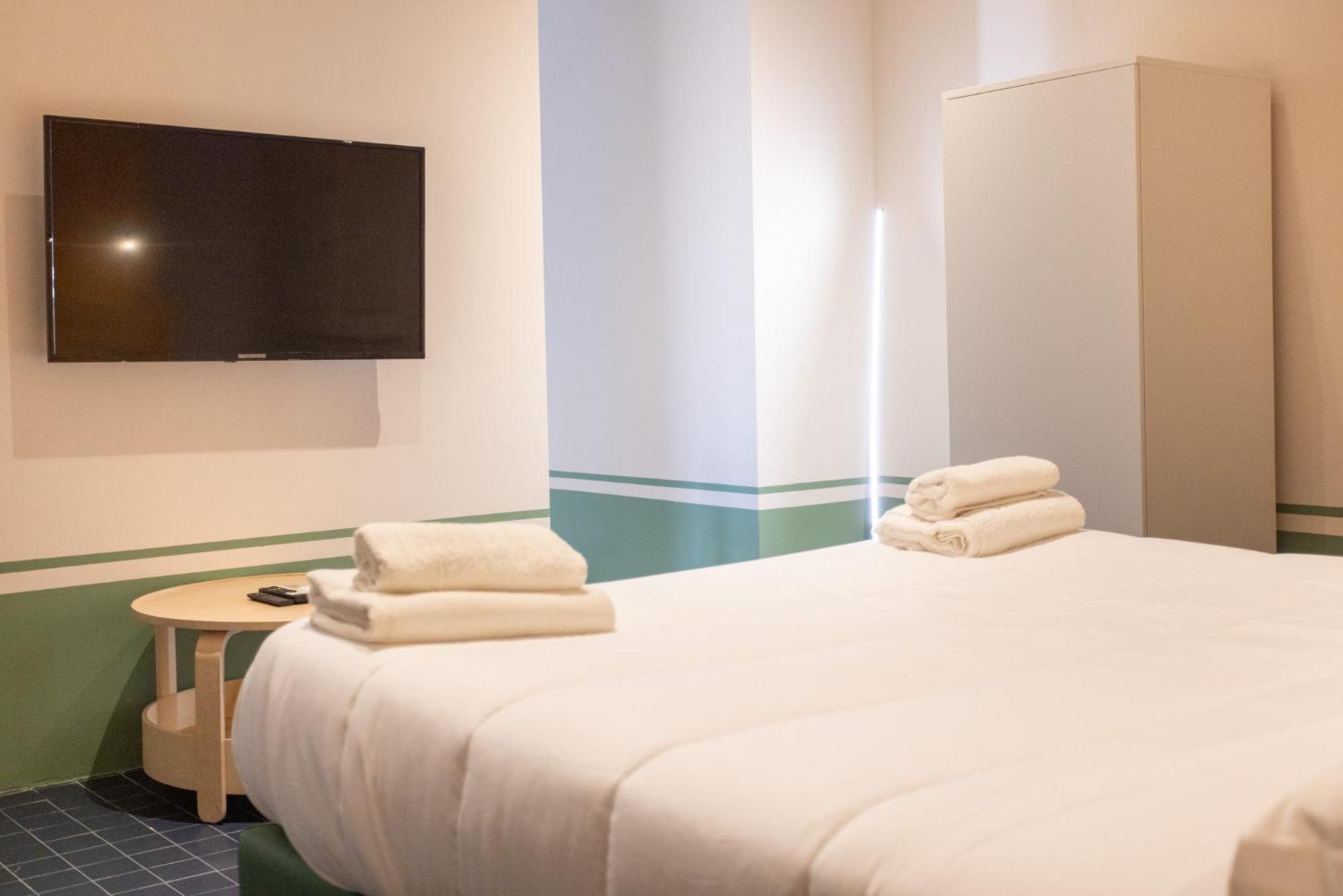 Don Vittorio A Chiaia Hotel Наполи Екстериор снимка
