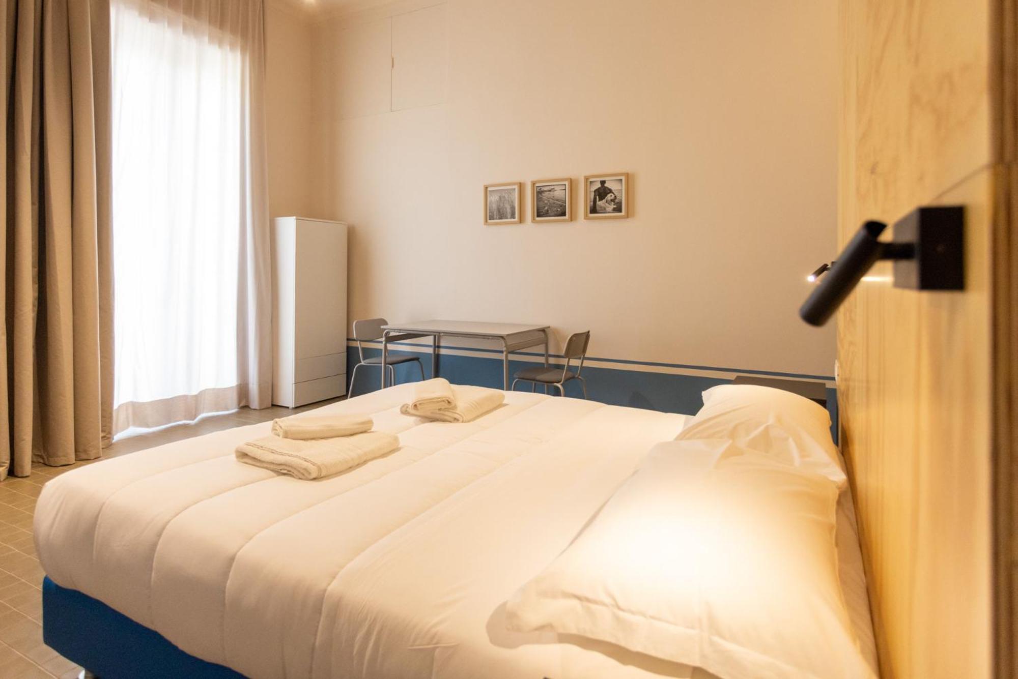 Don Vittorio A Chiaia Hotel Наполи Екстериор снимка