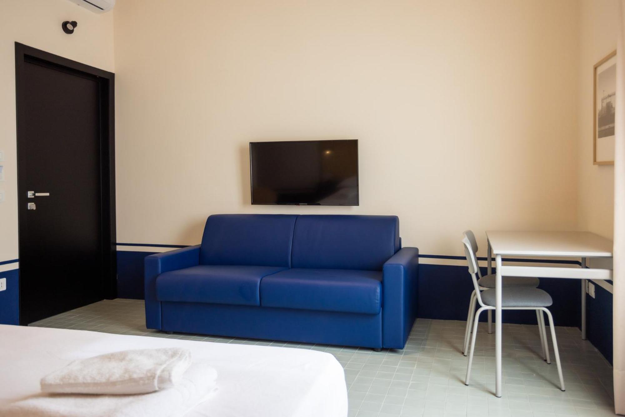 Don Vittorio A Chiaia Hotel Наполи Екстериор снимка