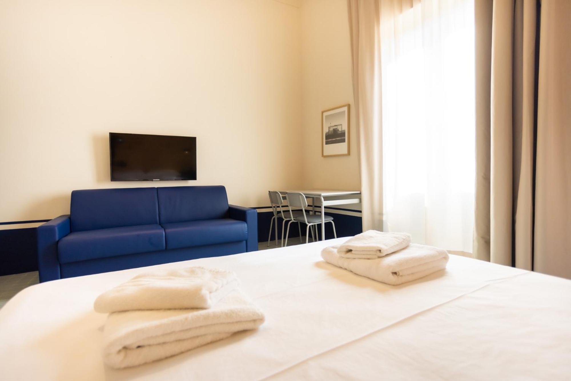 Don Vittorio A Chiaia Hotel Наполи Екстериор снимка