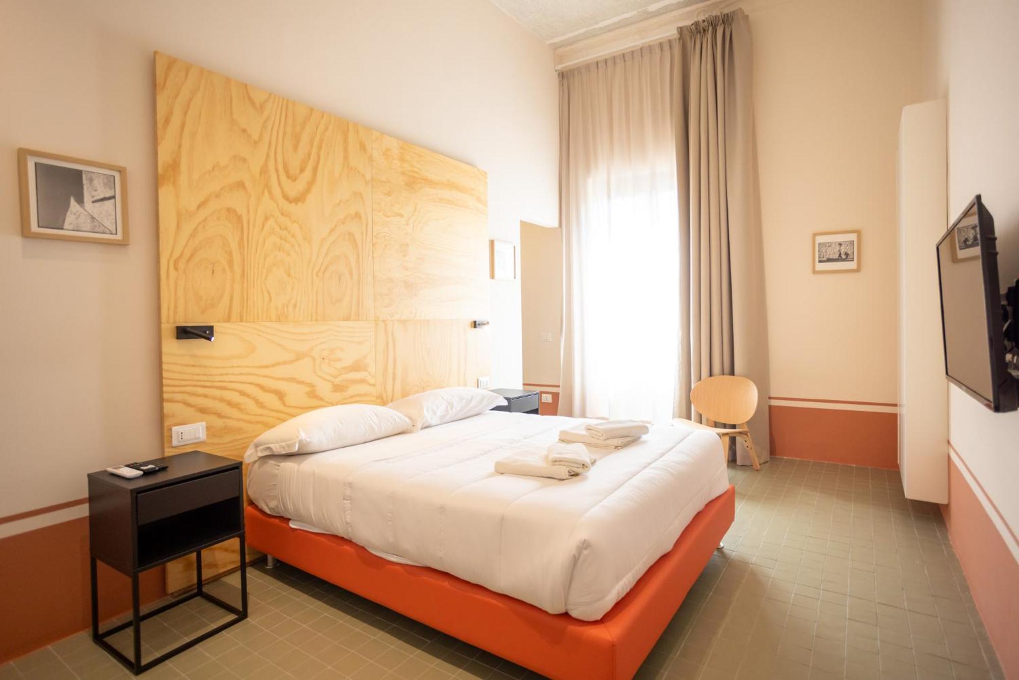 Don Vittorio A Chiaia Hotel Наполи Екстериор снимка