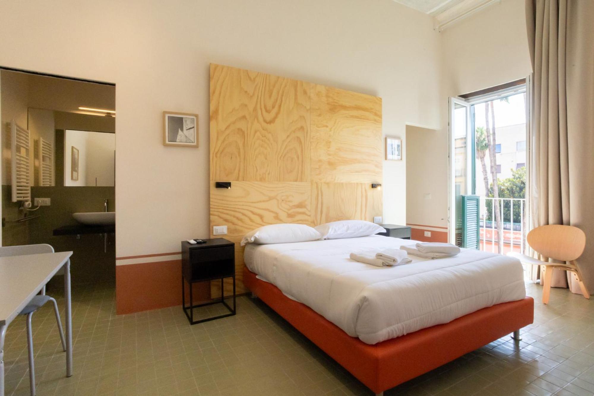 Don Vittorio A Chiaia Hotel Наполи Екстериор снимка