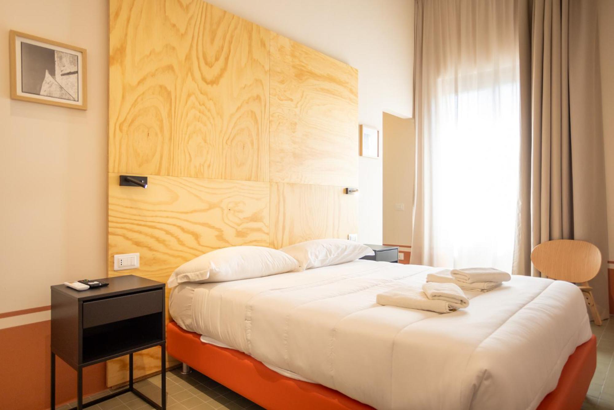 Don Vittorio A Chiaia Hotel Наполи Екстериор снимка