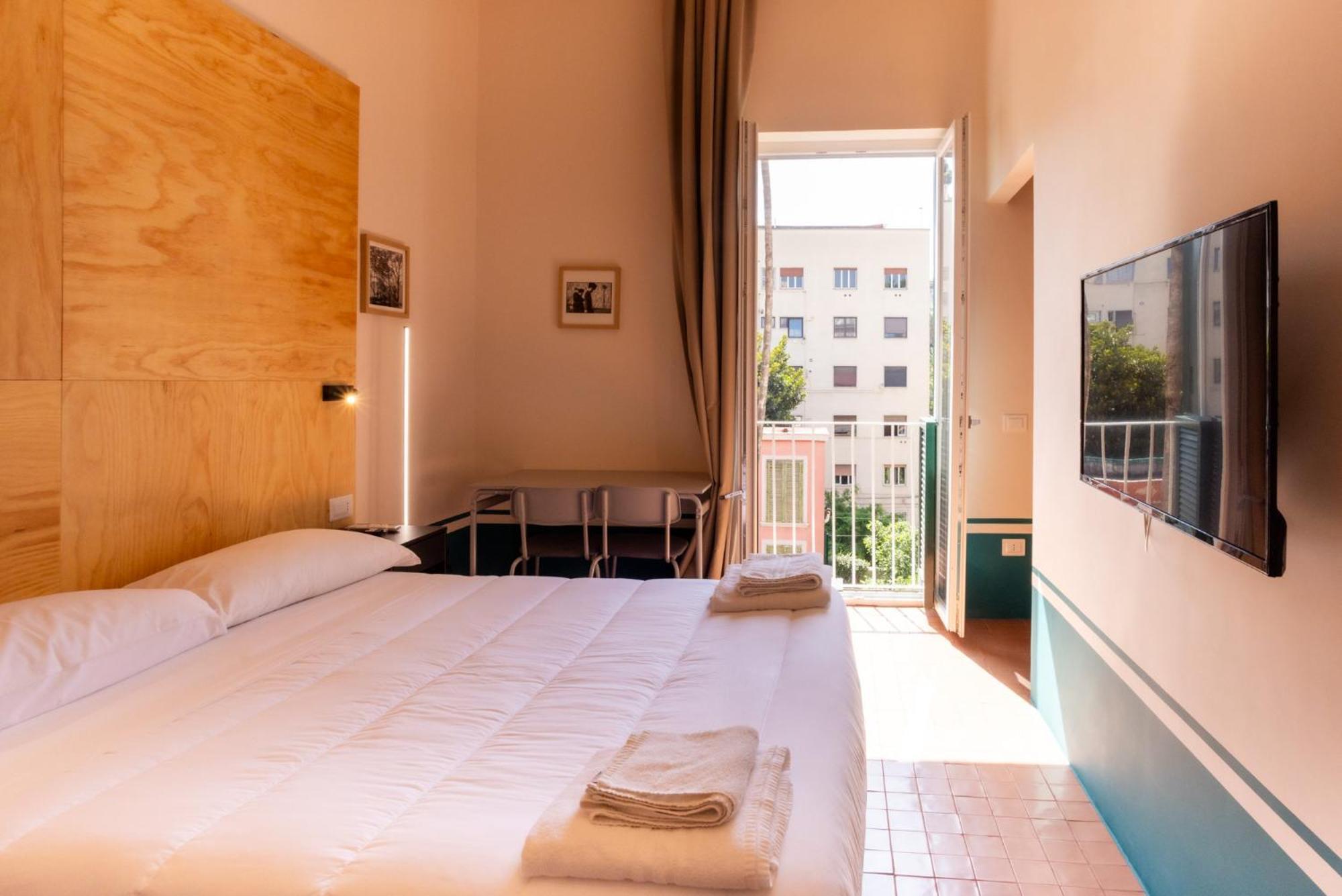 Don Vittorio A Chiaia Hotel Наполи Екстериор снимка